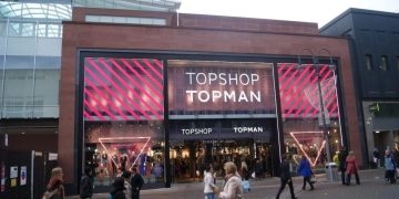 Topshop on the high street. Photo credit: Wikipedia Commons Creative licence