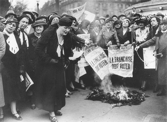 Louise Weiss together with Parisian suffragettes calling for the women's right to vote in France in 1935