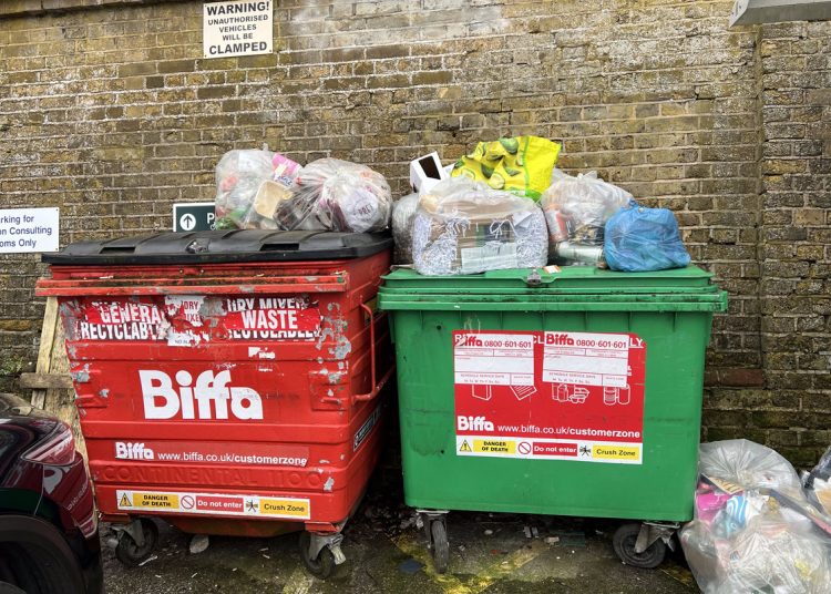 Rubbish bins overflowing in Brighton