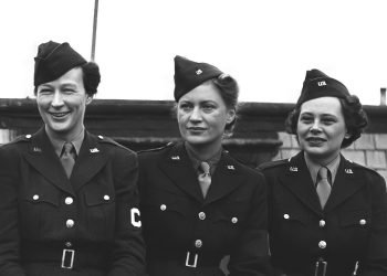 War correspondents with Lee Miller, centre