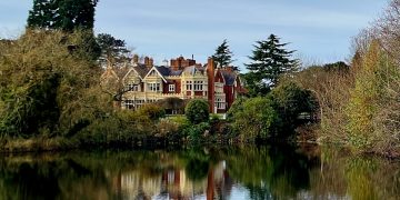 Bletchley Park and lake