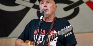 Attila the Stockbroker on stage