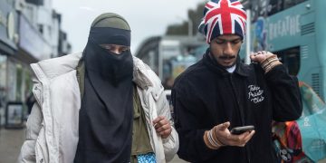 Flying the flag. Copyright: David Supple