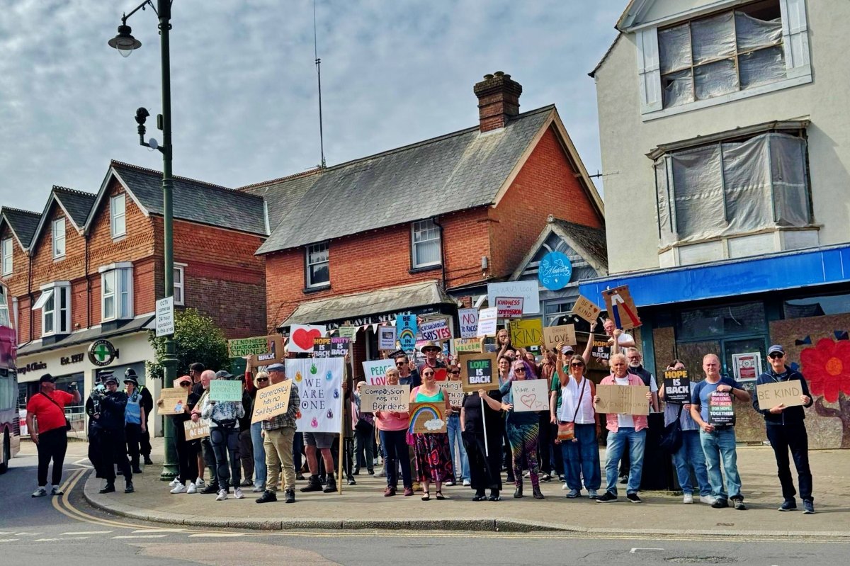 Pro-immigrants counter-demonstration.